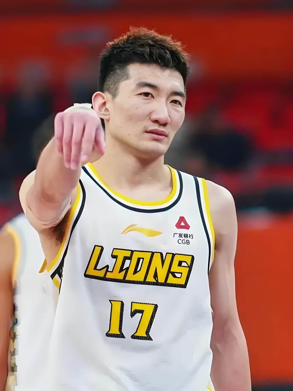 包含赛地聚焦：全明星赛国际比赛日热度飙升；山东男篮主帅复盘；悬念犹存；赛程密集仍需轮换的词条-爱游戏电竞